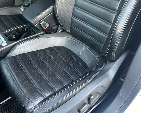 Белый Фольксваген CC / Passat CC, объемом двигателя 1.98 л и пробегом 244 тыс. км за 10000 $, фото 14 на Automoto.ua