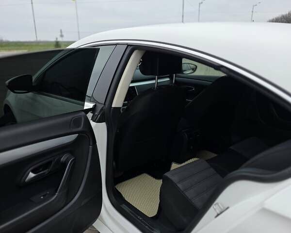 Білий Фольксваген CC / Passat CC, об'ємом двигуна 1.97 л та пробігом 335 тис. км за 10900 $, фото 17 на Automoto.ua