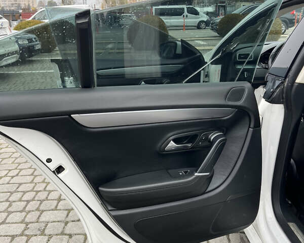 Белый Фольксваген CC / Passat CC, объемом двигателя 1.98 л и пробегом 169 тыс. км за 8300 $, фото 33 на Automoto.ua