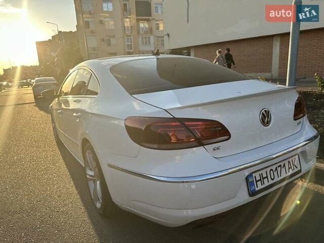 Белый Фольксваген CC / Passat CC, объемом двигателя 2 л и пробегом 220 тыс. км за 11500 $, фото 1 на Automoto.ua