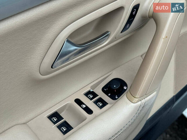 Білий Фольксваген CC / Passat CC, об'ємом двигуна 2 л та пробігом 268 тис. км за 12790 $, фото 12 на Automoto.ua