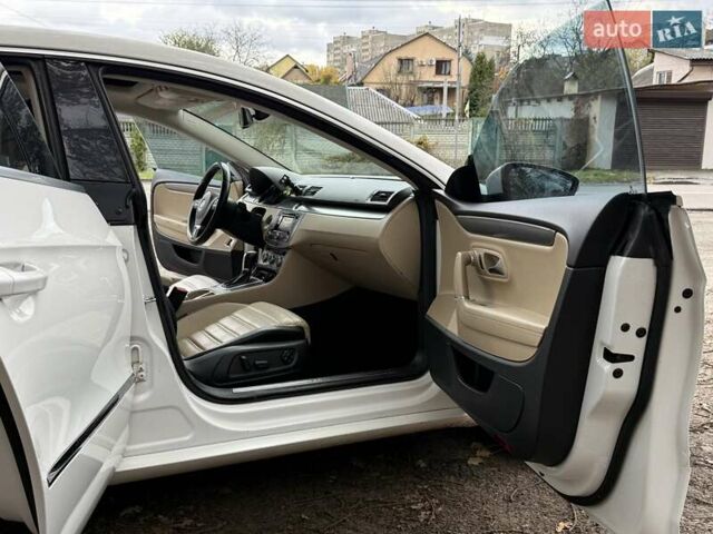 Фольксваген CC / Passat CC 2012 у Києві на Automoto.ua Білий Фольксваген CC / Passat CC, об'ємом двигуна 1.98 л та пробігом 268 тис. км за 9400 $, фото 10 на Automoto.ua