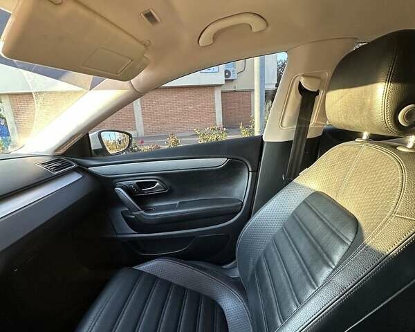Белый Фольксваген CC / Passat CC, объемом двигателя 2 л и пробегом 220 тыс. км за 11500 $, фото 2 на Automoto.ua