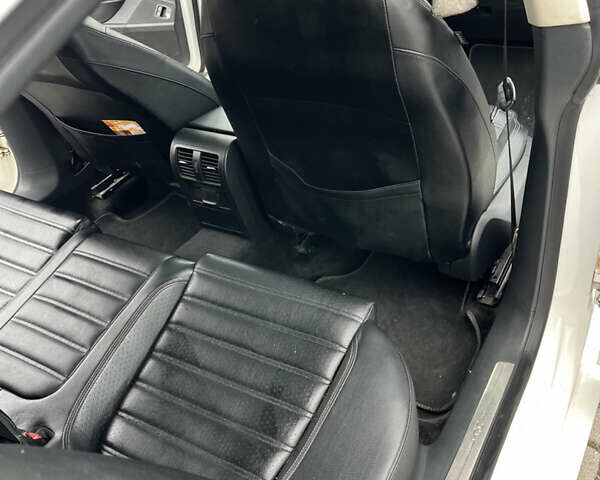 Белый Фольксваген CC / Passat CC, объемом двигателя 1.98 л и пробегом 169 тыс. км за 9000 $, фото 28 на Automoto.ua