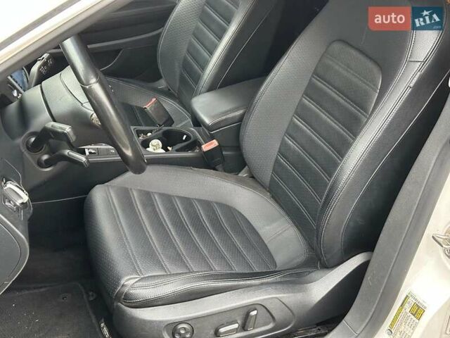 Білий Фольксваген CC / Passat CC, об'ємом двигуна 2 л та пробігом 223 тис. км за 11440 $, фото 8 на Automoto.ua