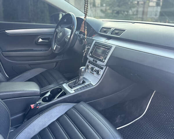 Белый Фольксваген CC / Passat CC, объемом двигателя 1.98 л и пробегом 244 тыс. км за 10000 $, фото 12 на Automoto.ua