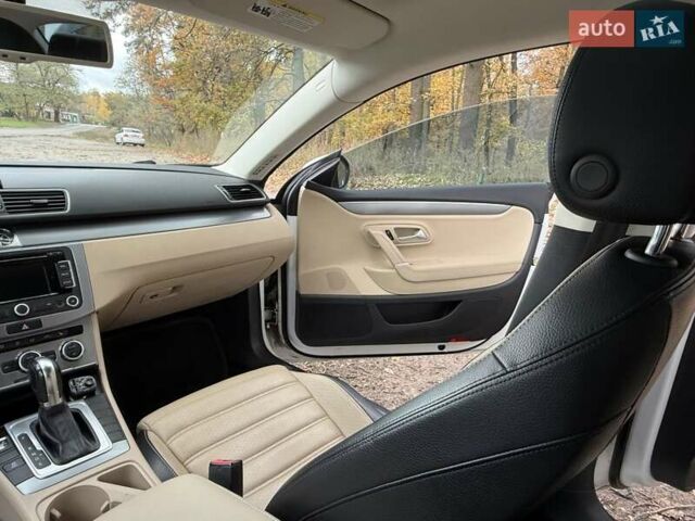 Фольксваген CC / Passat CC 2012 у Києві на Automoto.ua Білий Фольксваген CC / Passat CC, об'ємом двигуна 1.98 л та пробігом 268 тис. км за 9400 $, фото 8 на Automoto.ua