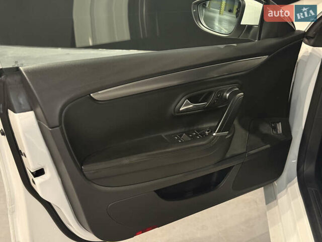 Белый Фольксваген CC / Passat CC, объемом двигателя 2 л и пробегом 182 тыс. км за 13000 $, фото 19 на Automoto.ua