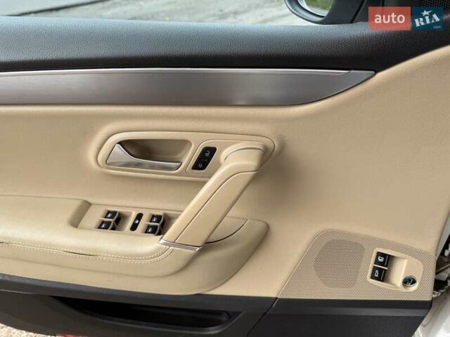 Фольксваген CC / Passat CC 2012 у Києві на Automoto.ua Білий Фольксваген CC / Passat CC, об'ємом двигуна 1.98 л та пробігом 268 тис. км за 9400 $, фото 16 на Automoto.ua