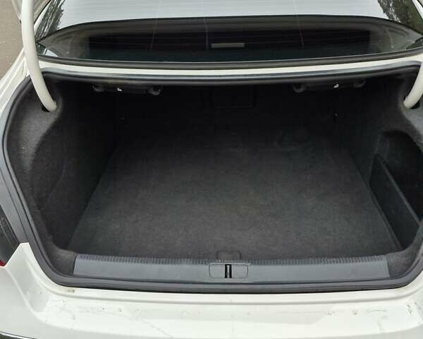 Белый Фольксваген CC / Passat CC, объемом двигателя 1.98 л и пробегом 220 тыс. км за 11200 $, фото 14 на Automoto.ua