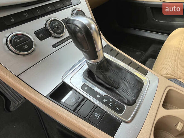 Белый Фольксваген CC / Passat CC, объемом двигателя 2 л и пробегом 202 тыс. км за 9600 $, фото 12 на Automoto.ua