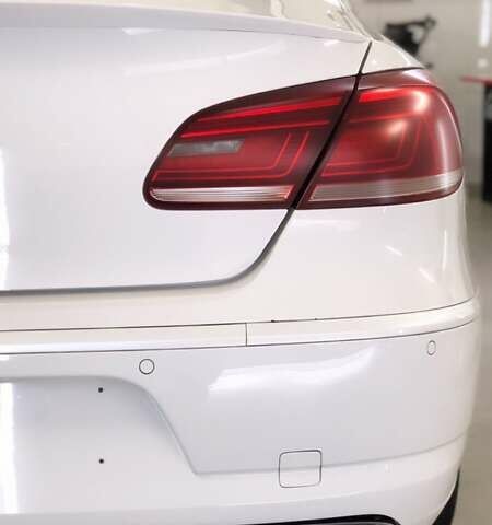 Белый Фольксваген CC / Passat CC, объемом двигателя 1.97 л и пробегом 240 тыс. км за 14000 $, фото 2 на Automoto.ua