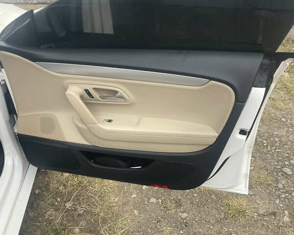 Белый Фольксваген CC / Passat CC, объемом двигателя 2 л и пробегом 190 тыс. км за 11000 $, фото 14 на Automoto.ua