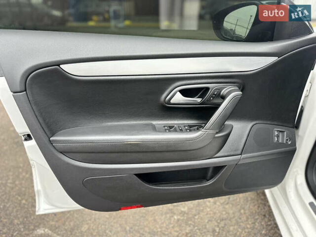 Белый Фольксваген CC / Passat CC, объемом двигателя 1.98 л и пробегом 240 тыс. км за 9500 $, фото 11 на Automoto.ua