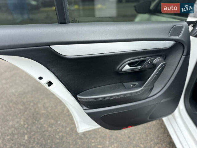 Белый Фольксваген CC / Passat CC, объемом двигателя 1.98 л и пробегом 240 тыс. км за 9500 $, фото 13 на Automoto.ua