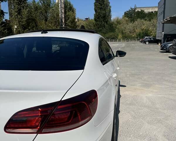 Белый Фольксваген CC / Passat CC, объемом двигателя 1.98 л и пробегом 164 тыс. км за 13250 $, фото 11 на Automoto.ua