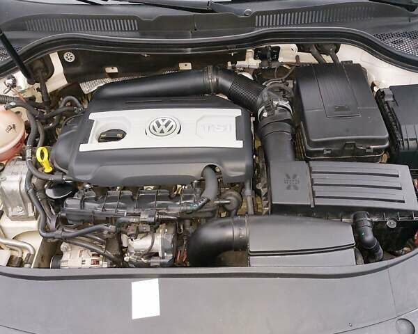 Белый Фольксваген CC / Passat CC, объемом двигателя 2 л и пробегом 125 тыс. км за 13000 $, фото 11 на Automoto.ua
