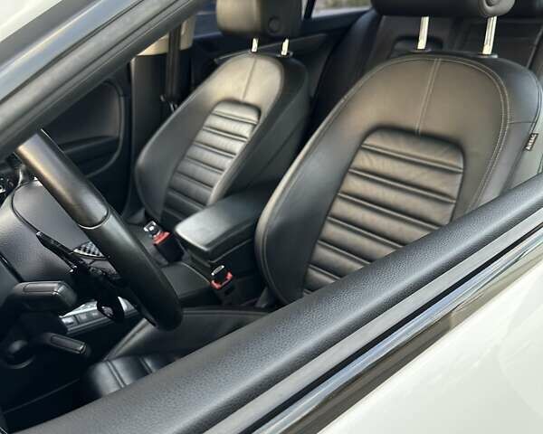 Белый Фольксваген CC / Passat CC, объемом двигателя 1.97 л и пробегом 159 тыс. км за 13999 $, фото 30 на Automoto.ua