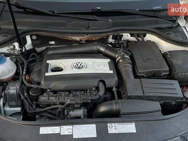 Белый Фольксваген CC / Passat CC, объемом двигателя 2 л и пробегом 200 тыс. км за 9500 $, фото 6 на Automoto.ua