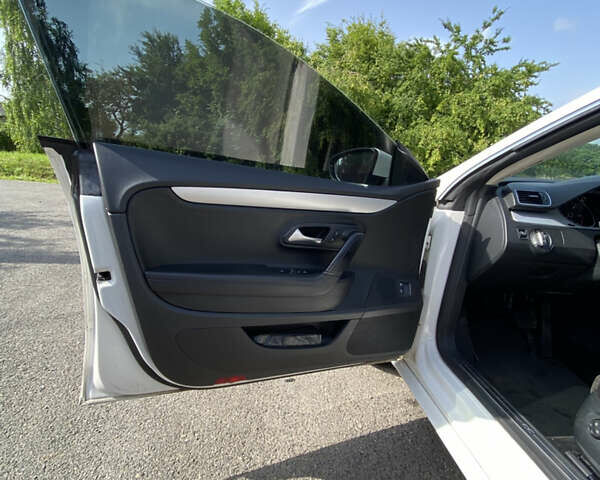 Білий Фольксваген CC / Passat CC, об'ємом двигуна 1.97 л та пробігом 220 тис. км за 12000 $, фото 12 на Automoto.ua