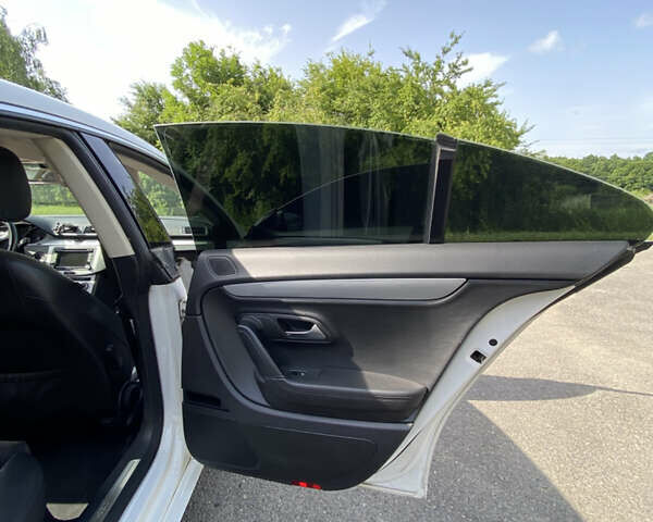 Білий Фольксваген CC / Passat CC, об'ємом двигуна 1.97 л та пробігом 220 тис. км за 12000 $, фото 10 на Automoto.ua
