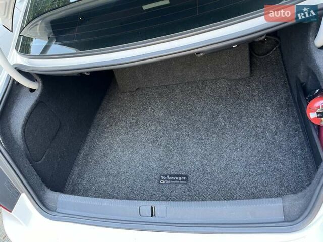 Белый Фольксваген CC / Passat CC, объемом двигателя 1.98 л и пробегом 164 тыс. км за 13250 $, фото 50 на Automoto.ua