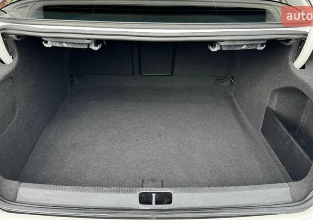 Білий Фольксваген CC / Passat CC, об'ємом двигуна 1.98 л та пробігом 230 тис. км за 10700 $, фото 9 на Automoto.ua