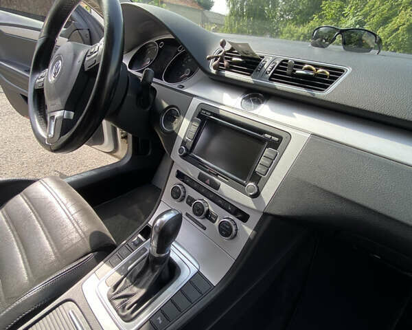 Білий Фольксваген CC / Passat CC, об'ємом двигуна 1.97 л та пробігом 220 тис. км за 12000 $, фото 17 на Automoto.ua