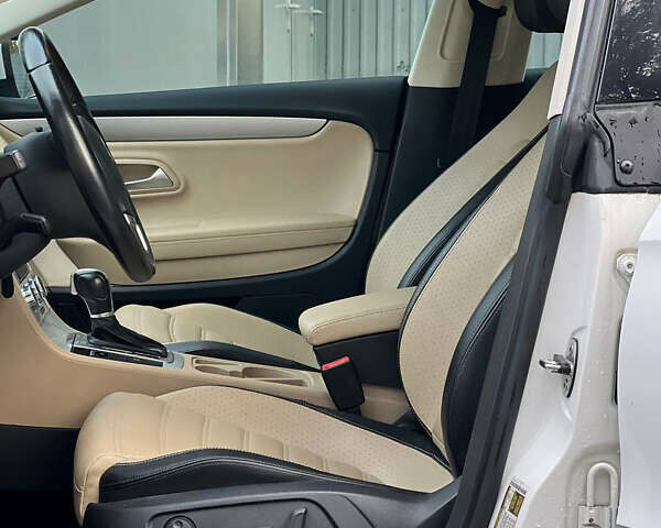 Белый Фольксваген CC / Passat CC, объемом двигателя 1.98 л и пробегом 130 тыс. км за 10499 $, фото 24 на Automoto.ua