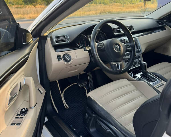 Белый Фольксваген CC / Passat CC, объемом двигателя 3.6 л и пробегом 300 тыс. км за 12000 $, фото 5 на Automoto.ua