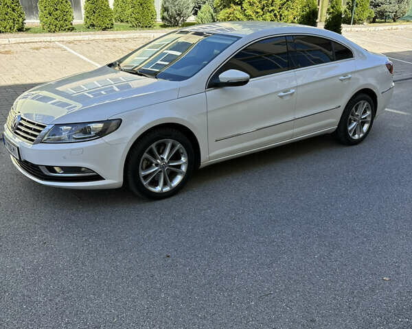 Белый Фольксваген CC / Passat CC, объемом двигателя 1.8 л и пробегом 118 тыс. км за 10900 $, фото 1 на Automoto.ua