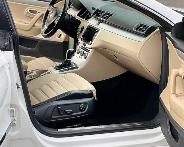 Белый Фольксваген CC / Passat CC, объемом двигателя 1.98 л и пробегом 130 тыс. км за 10499 $, фото 19 на Automoto.ua