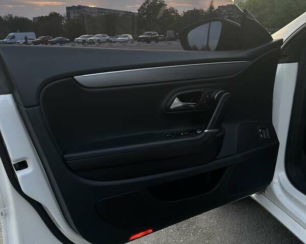 Белый Фольксваген CC / Passat CC, объемом двигателя 1.97 л и пробегом 159 тыс. км за 13999 $, фото 20 на Automoto.ua