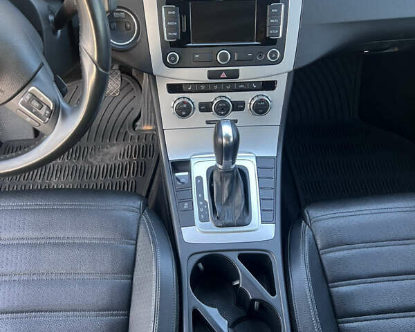 Белый Фольксваген CC / Passat CC, объемом двигателя 2 л и пробегом 178 тыс. км за 10899 $, фото 38 на Automoto.ua