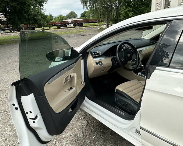 Белый Фольксваген CC / Passat CC, объемом двигателя 1.98 л и пробегом 168 тыс. км за 12300 $, фото 1 на Automoto.ua
