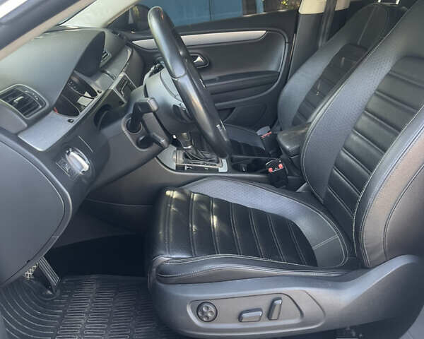 Білий Фольксваген CC / Passat CC, об'ємом двигуна 1.98 л та пробігом 178 тис. км за 10500 $, фото 6 на Automoto.ua