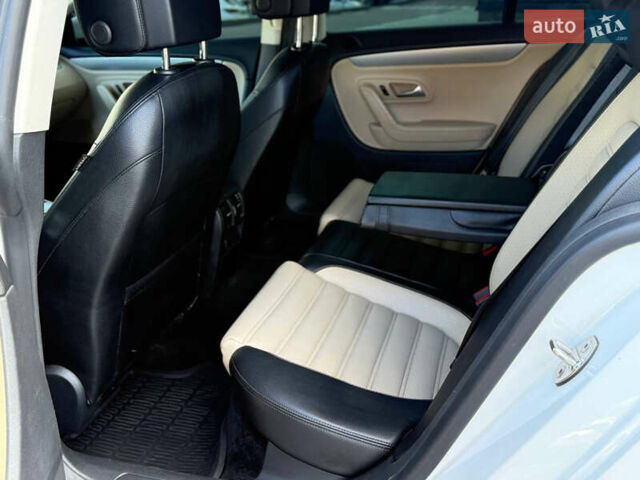 Білий Фольксваген CC / Passat CC, об'ємом двигуна 2 л та пробігом 250 тис. км за 11000 $, фото 8 на Automoto.ua
