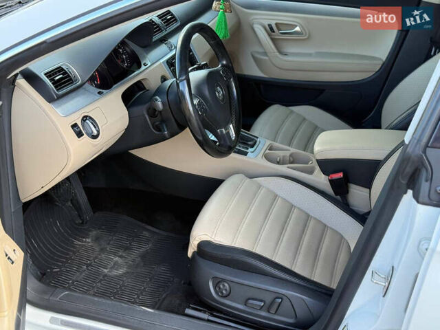Білий Фольксваген CC / Passat CC, об'ємом двигуна 2 л та пробігом 250 тис. км за 11000 $, фото 6 на Automoto.ua