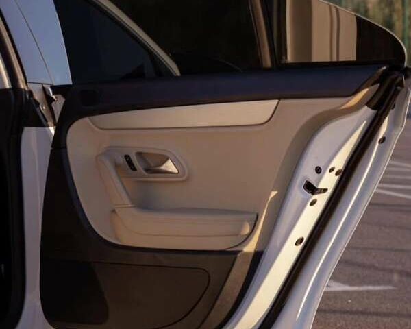 Белый Фольксваген CC / Passat CC, объемом двигателя 1.98 л и пробегом 95 тыс. км за 9500 $, фото 7 на Automoto.ua