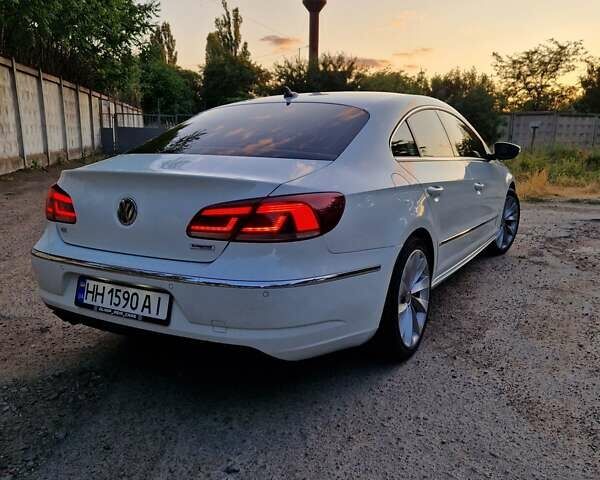 Белый Фольксваген CC / Passat CC, объемом двигателя 1.97 л и пробегом 32 тыс. км за 18900 $, фото 1 на Automoto.ua