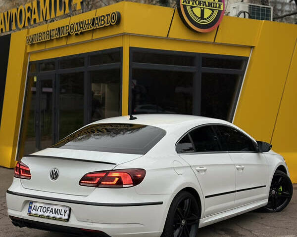 Белый Фольксваген CC / Passat CC, объемом двигателя 1.98 л и пробегом 177 тыс. км за 12000 $, фото 4 на Automoto.ua