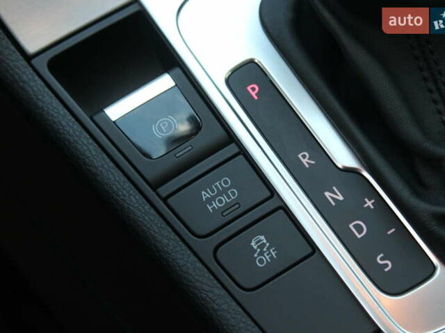 Белый Фольксваген CC / Passat CC, объемом двигателя 1.97 л и пробегом 121 тыс. км за 16500 $, фото 34 на Automoto.ua