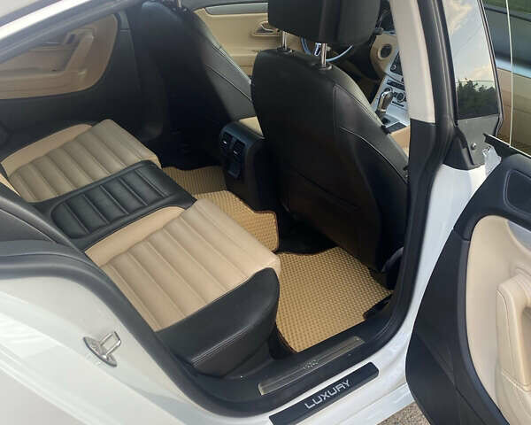 Белый Фольксваген CC / Passat CC, объемом двигателя 1.98 л и пробегом 157 тыс. км за 11800 $, фото 4 на Automoto.ua
