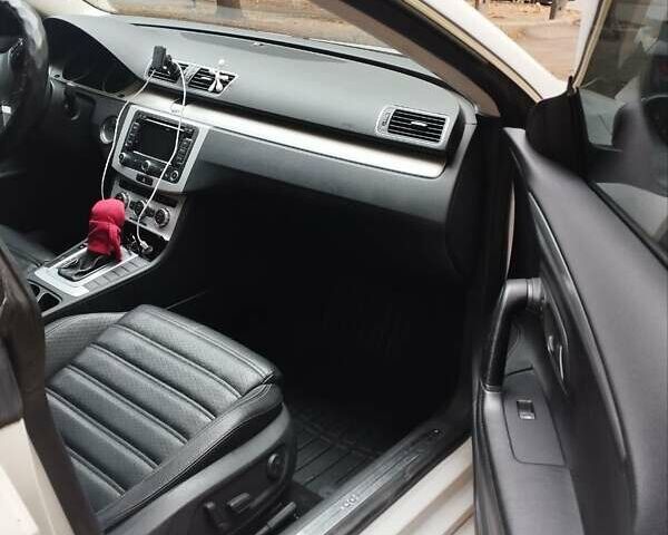 Белый Фольксваген CC / Passat CC, объемом двигателя 1.98 л и пробегом 144 тыс. км за 13000 $, фото 2 на Automoto.ua