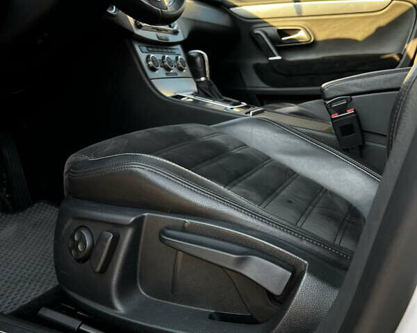 Белый Фольксваген CC / Passat CC, объемом двигателя 2 л и пробегом 131 тыс. км за 16900 $, фото 9 на Automoto.ua