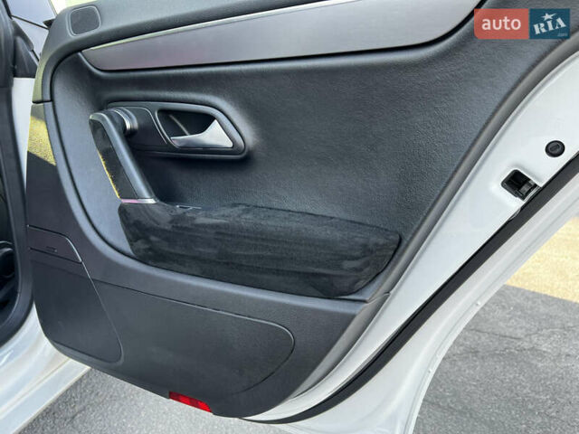 Белый Фольксваген CC / Passat CC, объемом двигателя 2 л и пробегом 131 тыс. км за 16900 $, фото 12 на Automoto.ua