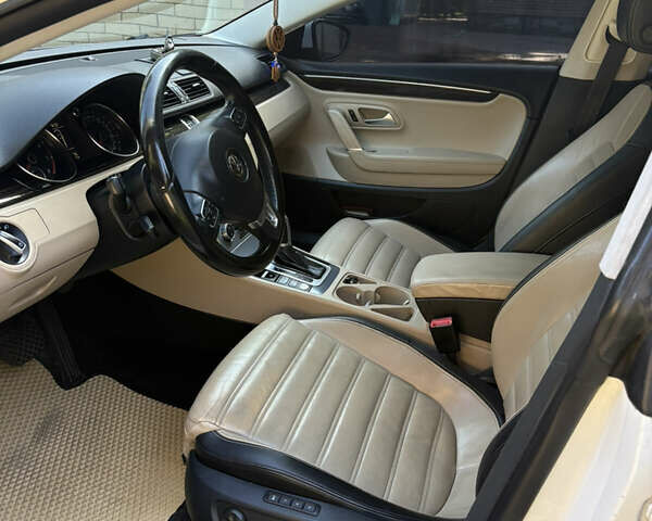 Белый Фольксваген CC / Passat CC, объемом двигателя 2 л и пробегом 256 тыс. км за 10200 $, фото 16 на Automoto.ua