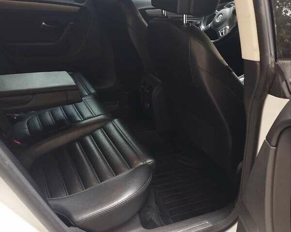 Белый Фольксваген CC / Passat CC, объемом двигателя 1.98 л и пробегом 144 тыс. км за 13000 $, фото 1 на Automoto.ua