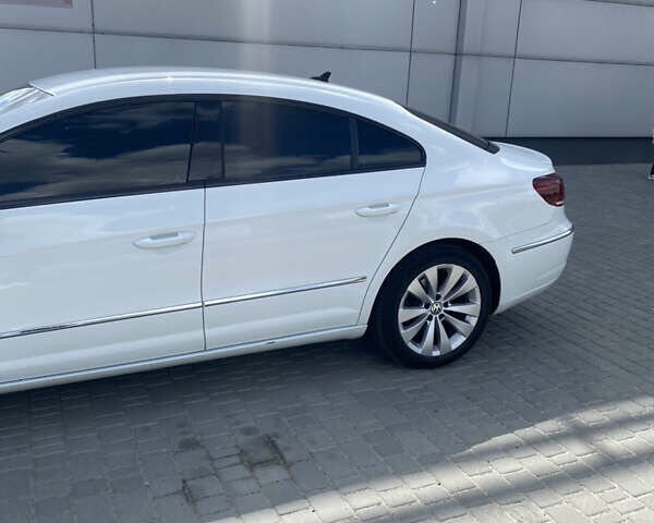 Белый Фольксваген CC / Passat CC, объемом двигателя 1.97 л и пробегом 120 тыс. км за 16650 $, фото 7 на Automoto.ua