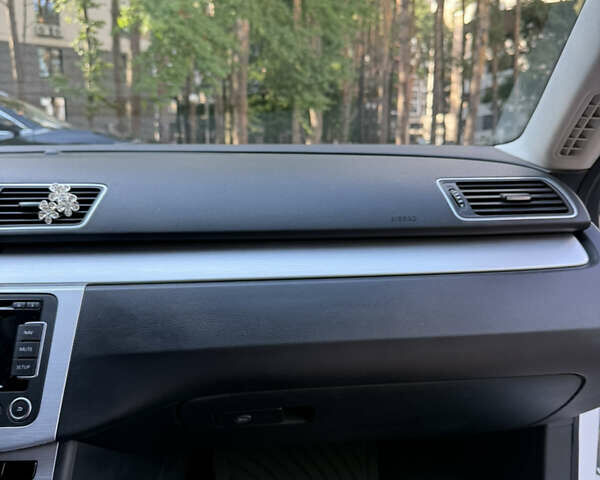 Белый Фольксваген CC / Passat CC, объемом двигателя 1.98 л и пробегом 105 тыс. км за 13500 $, фото 11 на Automoto.ua